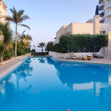 Pegasus Beach Front Lägenhet Limassol Exteriör bild