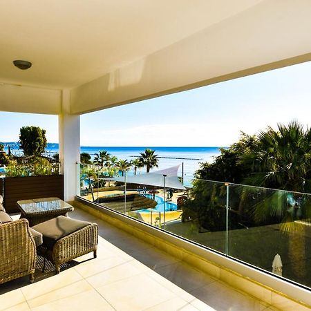 Pegasus Beach Front Lägenhet Limassol Exteriör bild